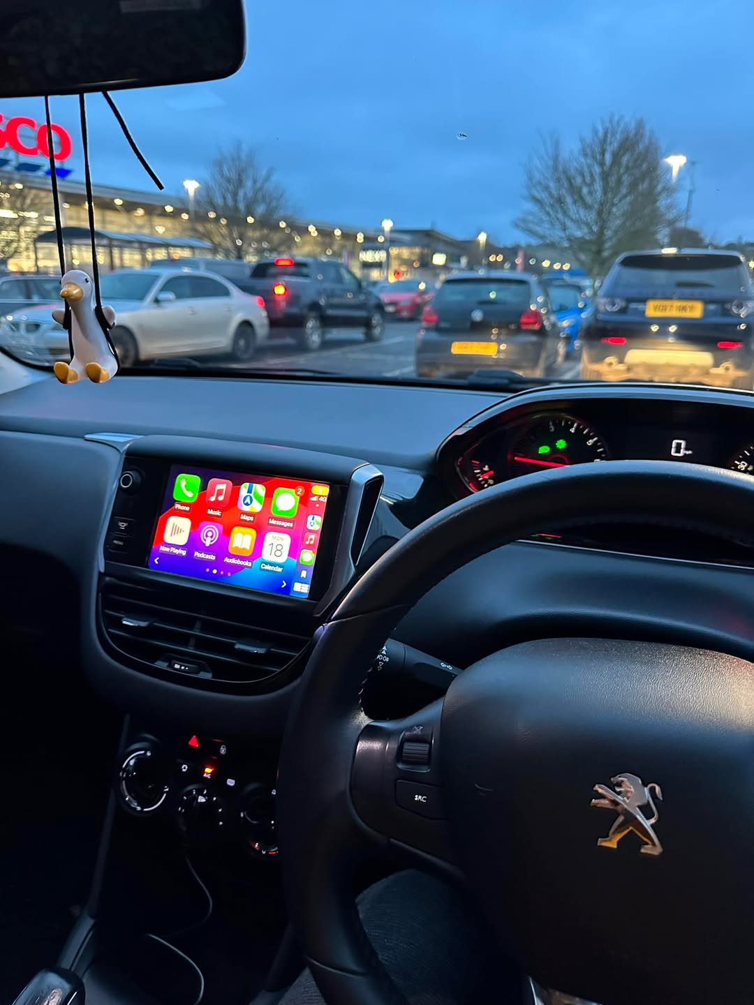 BoĂźtier Apple CarPlay & Android Auto sans fil pour Peugeot
