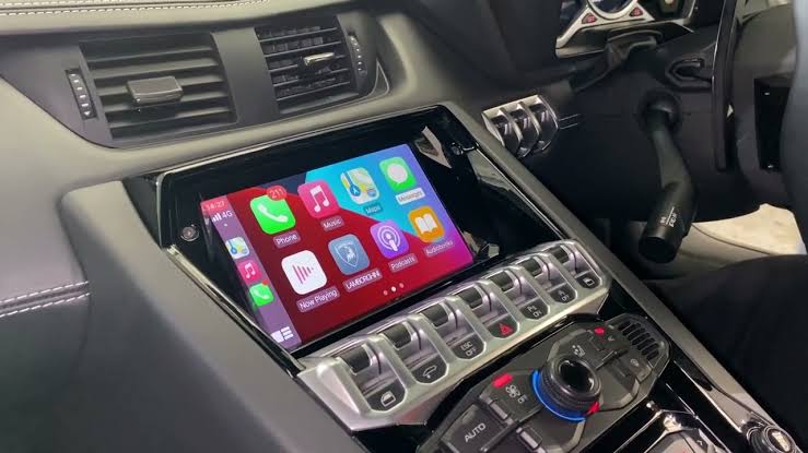 Apple CarPlay, Android Auto, MirrorLink sans fil pour Lamborghini