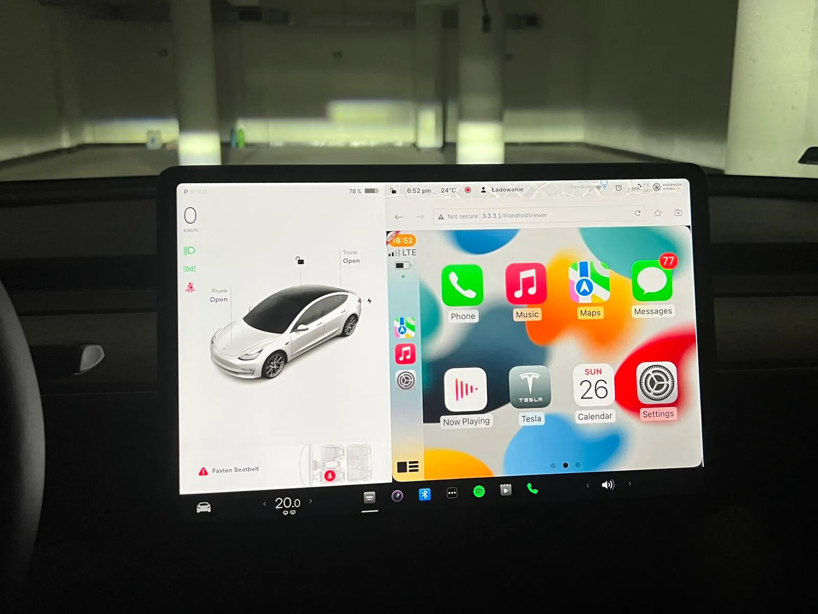 USB Apple CarPlay pour Tesla (sans montage)