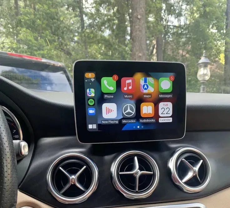 Waze, Spotify, Siri, WhatsApp