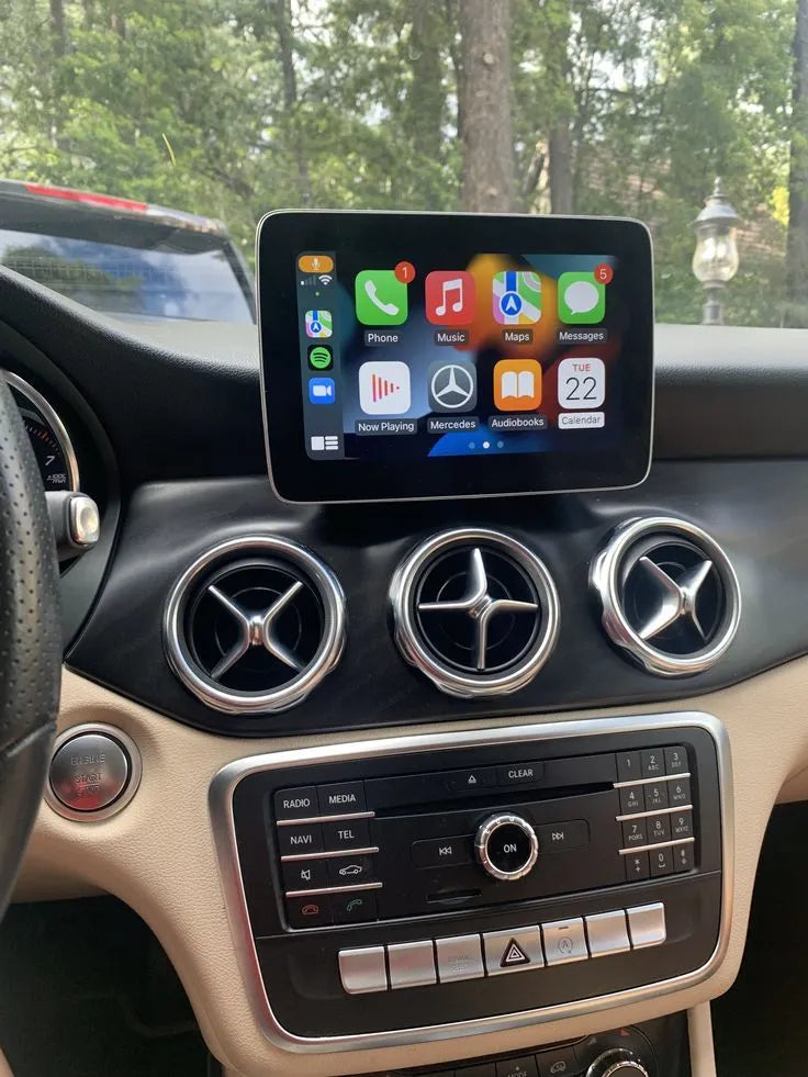 Waze, Spotify, Siri, WhatsApp