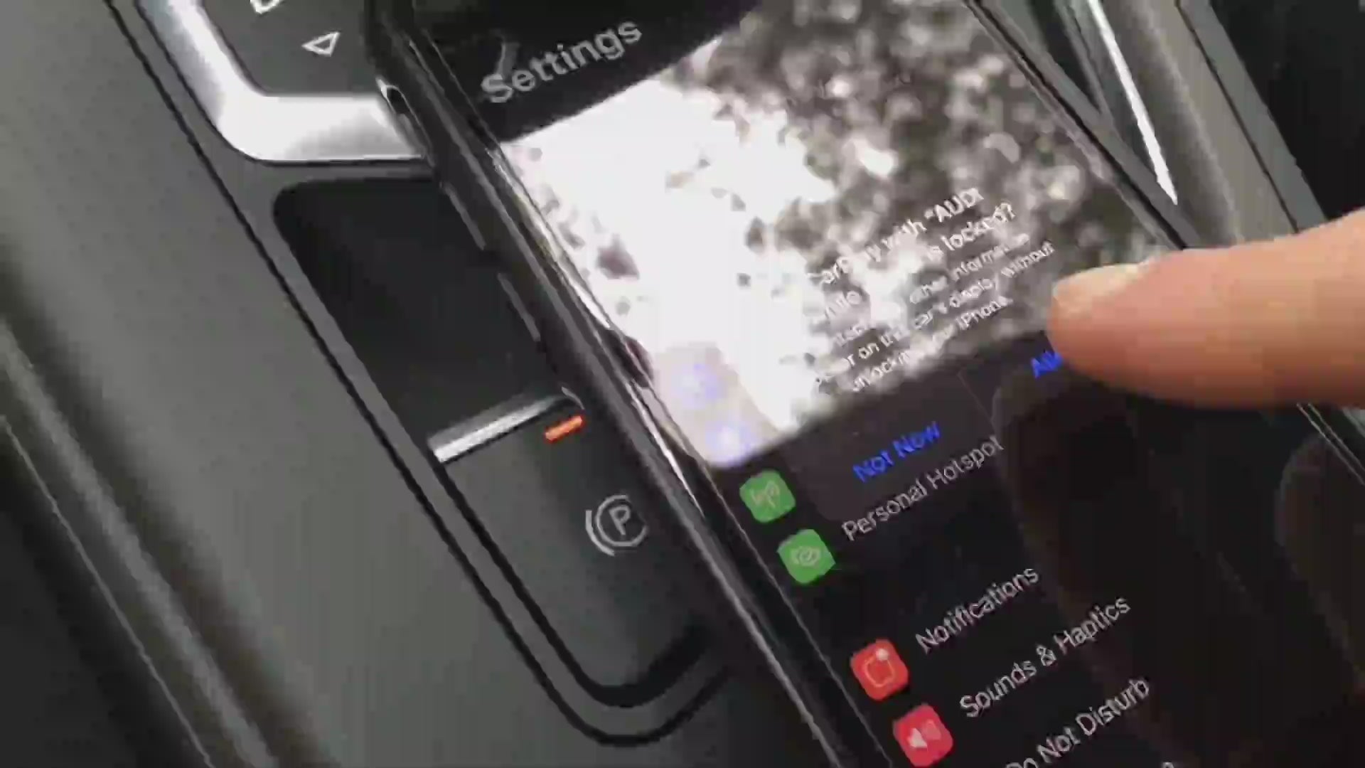 Charger la vidéo: demo of the carplay